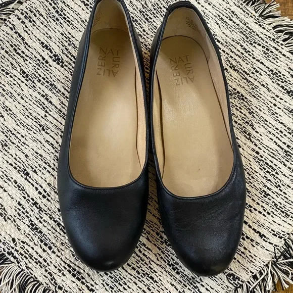 Naturalizer Black Flats “Maxwell” | Size 7.5 - Picture 2 of 5